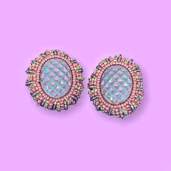 Iridescent glass cab blue lavender earrings surround of iridescent glass beads - Picture 7 of 10